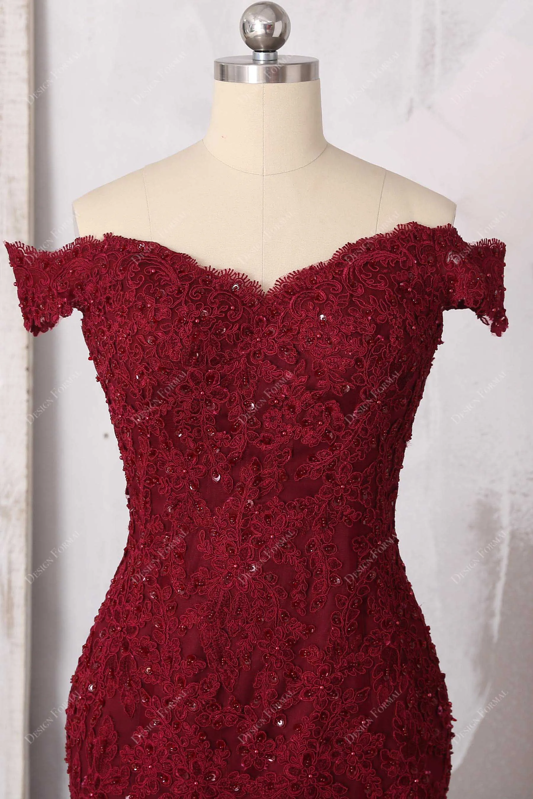 Burgundy Beaded Lace Tulle Trumpet Prom Dress