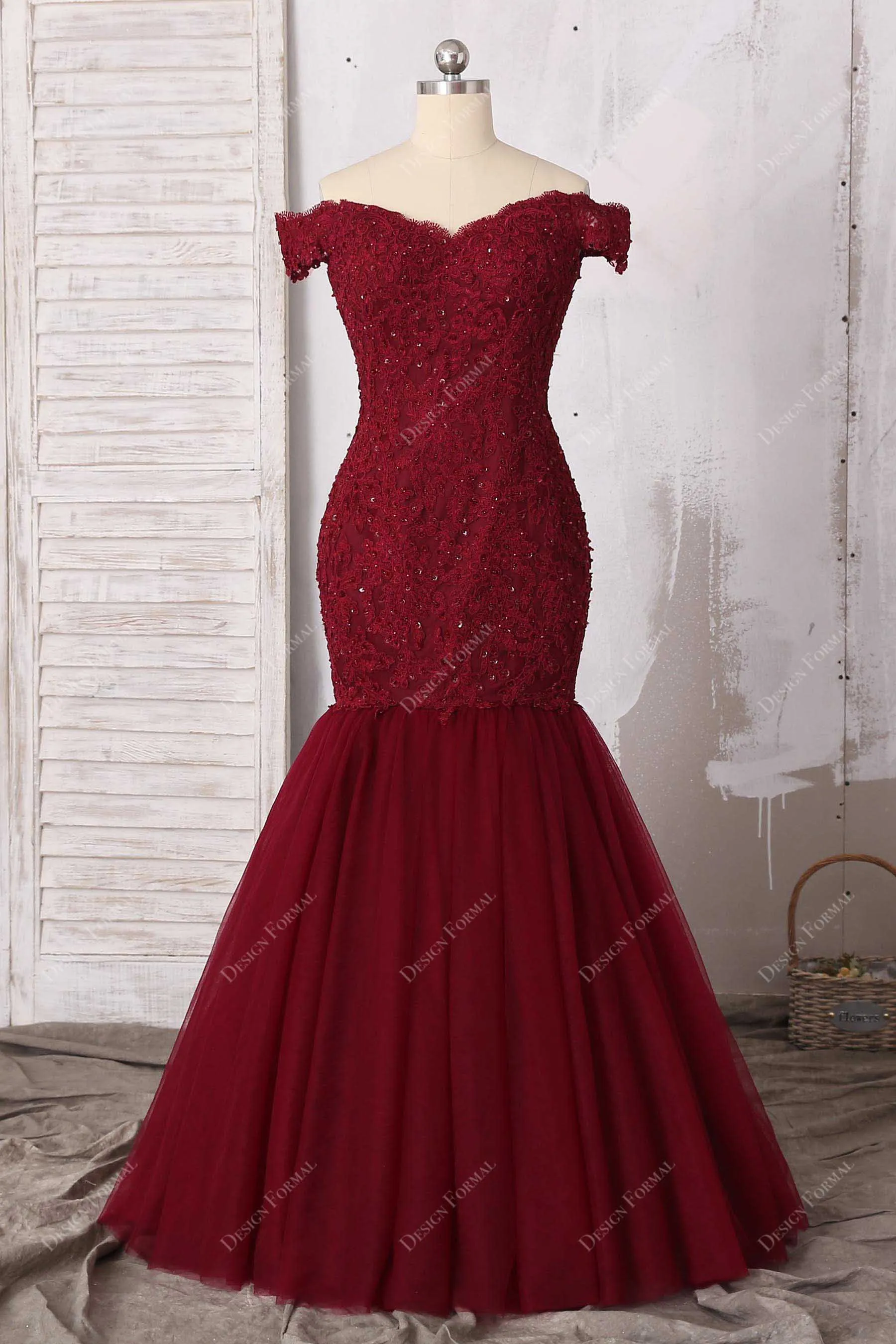 Burgundy Beaded Lace Tulle Trumpet Prom Dress