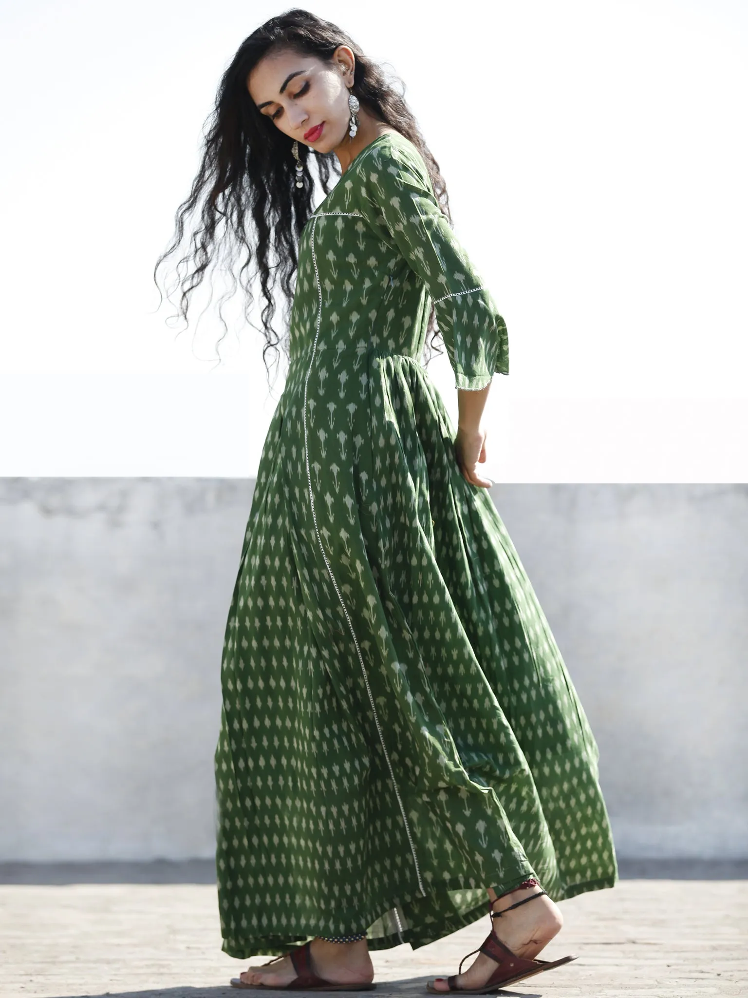 Green Hand Woven Mercerised Cotton Ikat Long Dress With Box Pleats And Bell Sleeves - D195F1038